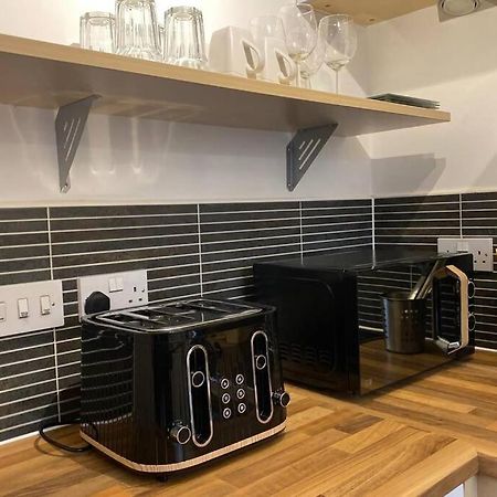 The Onyx Suite - 1 Bed Apartment W/ Free Parking 카디프 외부 사진