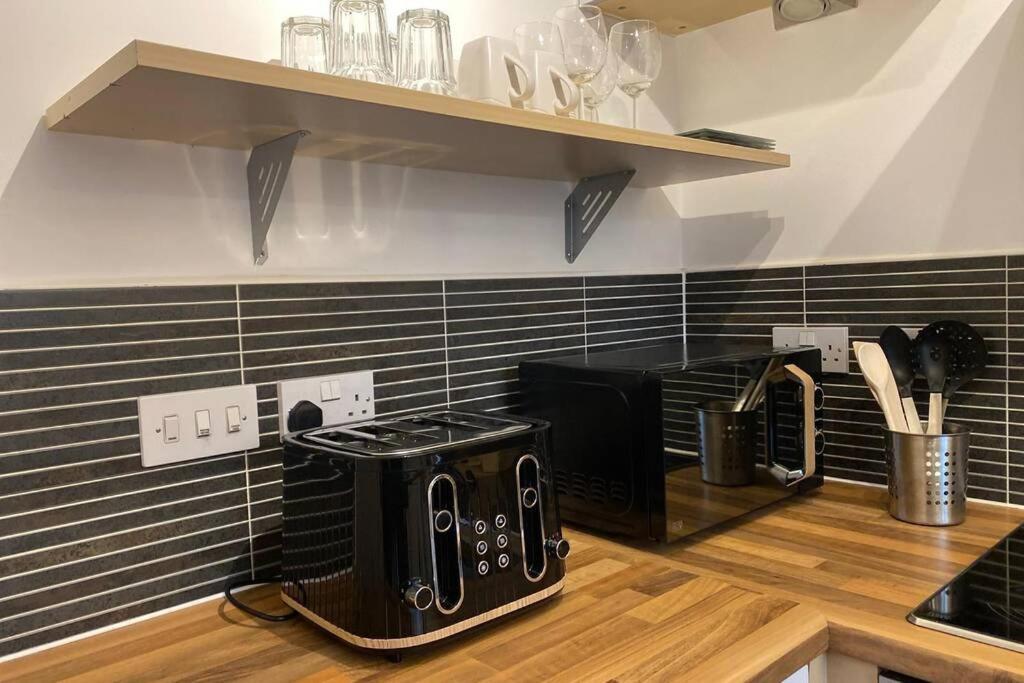 The Onyx Suite - 1 Bed Apartment W/ Free Parking 카디프 외부 사진